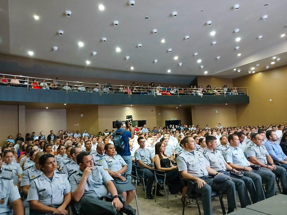 Os candidatos foram aprovados nas fases do Teste de Aptidão Física (TAF), exames médicos, avaliações psicológicas e investigação social