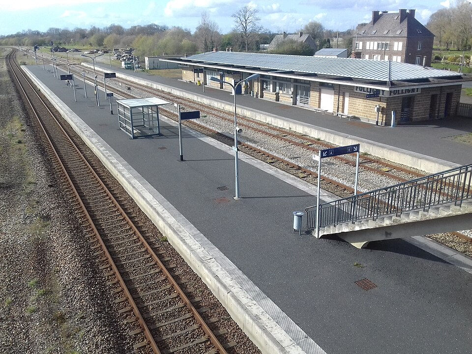 gare de folligny, Manche (France)