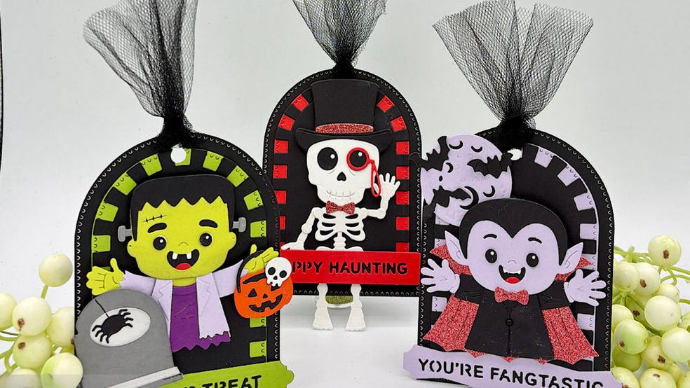 Spellbinders Halloween Hugs Collection by Simon Hurley; Spooktacular Treat Bag Tags