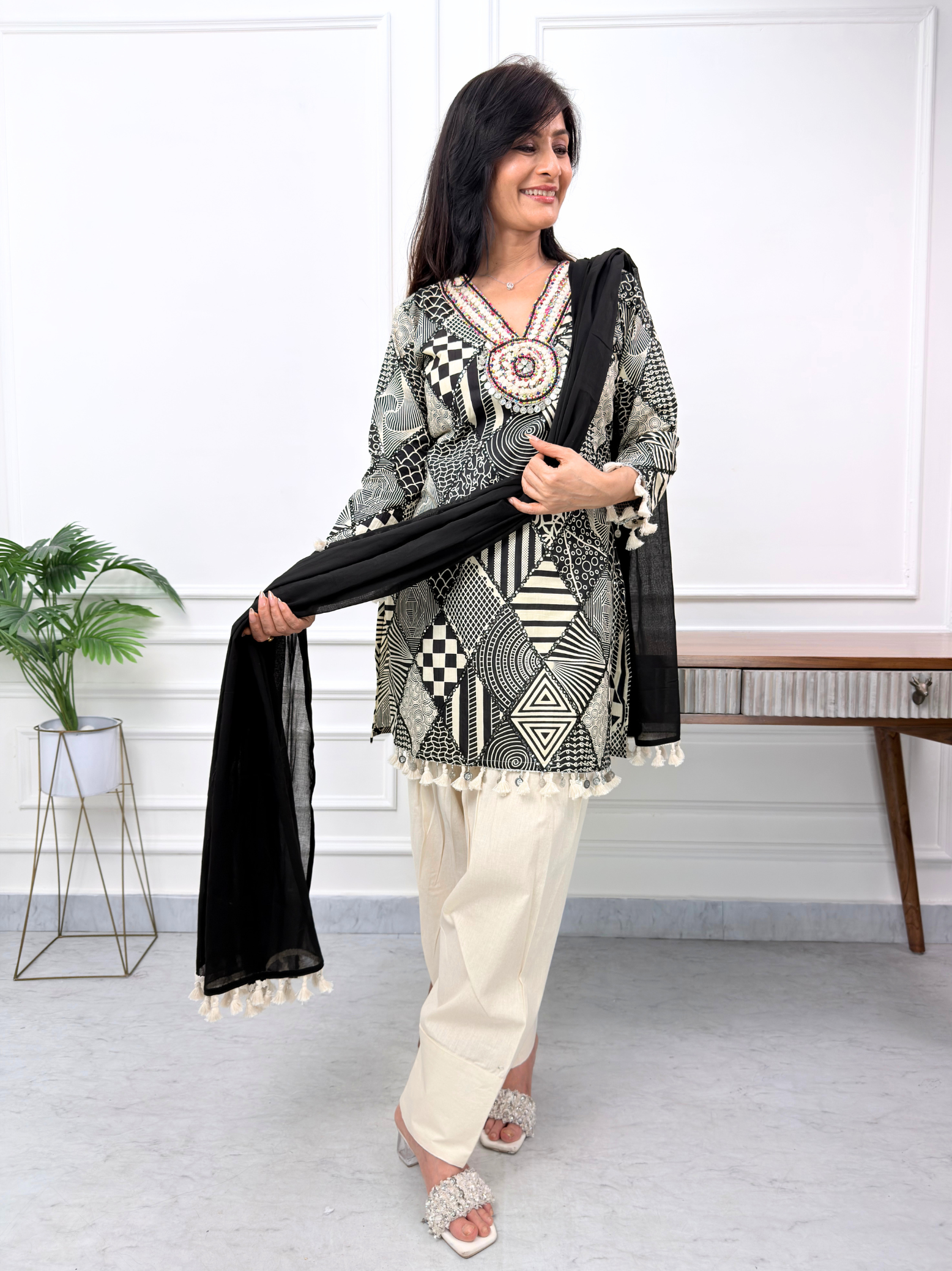 Kajol Black Farshi Set