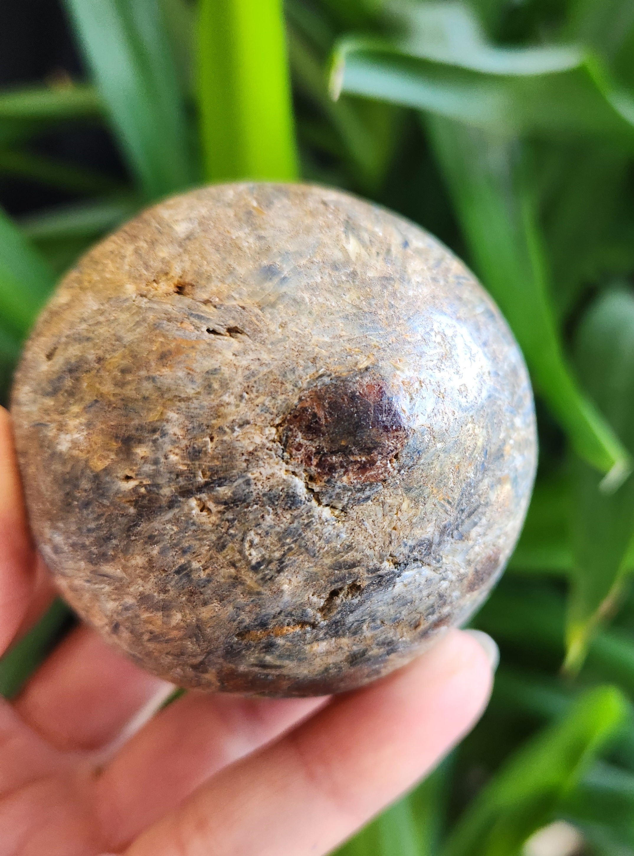 Coffret Rituel Sphère de Kyanite – Gardienne des Voies Sacrées