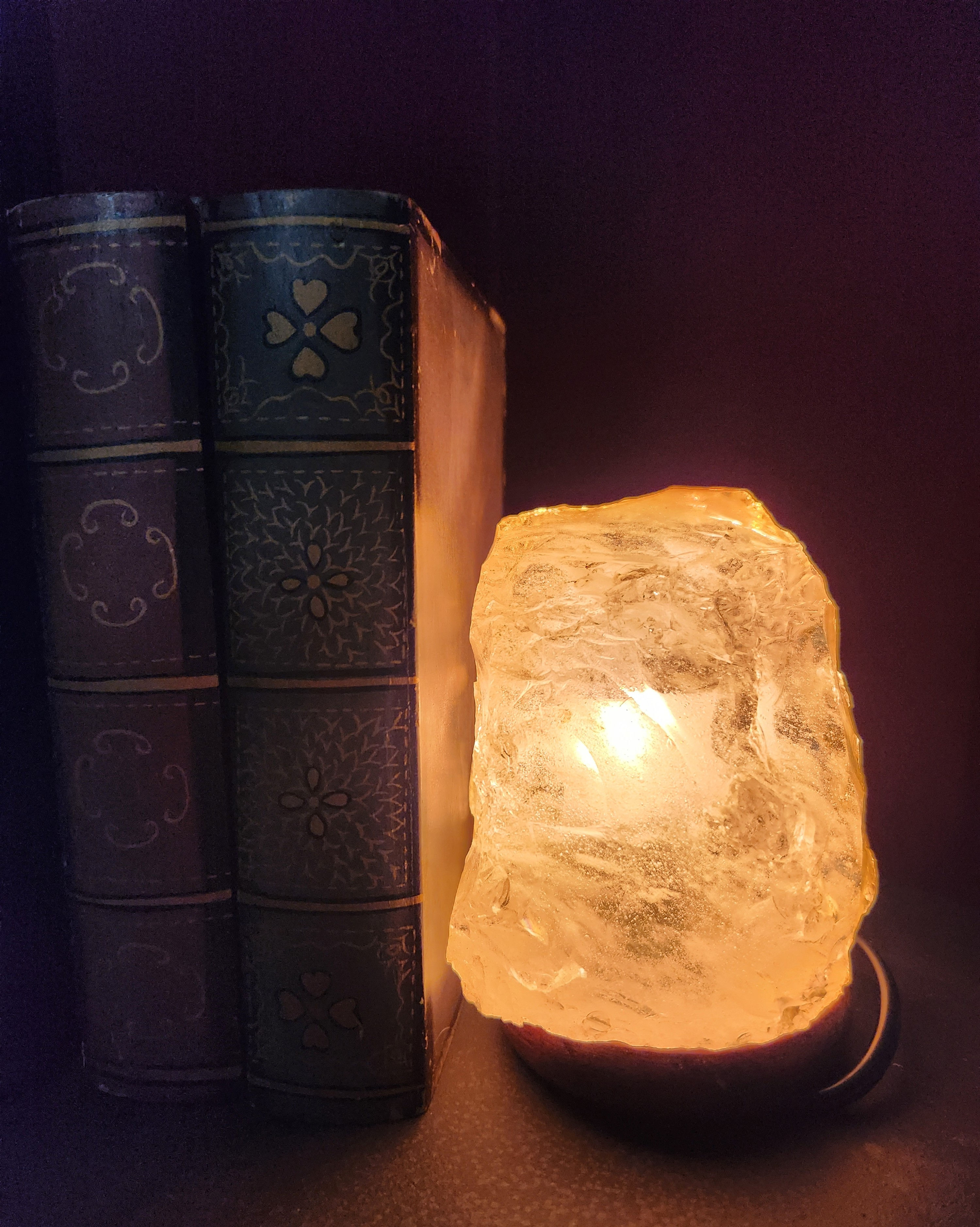 Lampe en verre volcanique clair