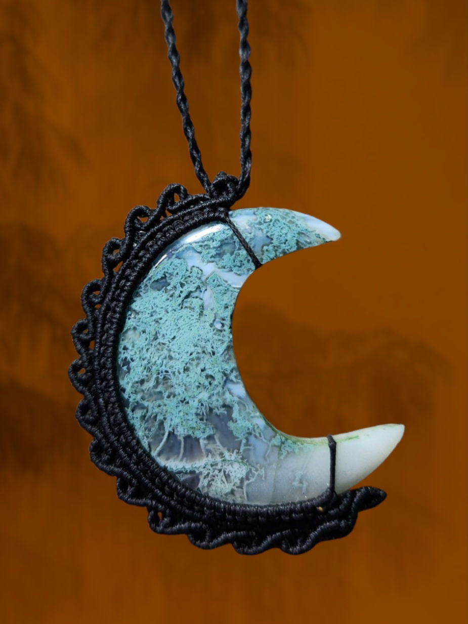 Thumbnail: Cabochons & Macrame