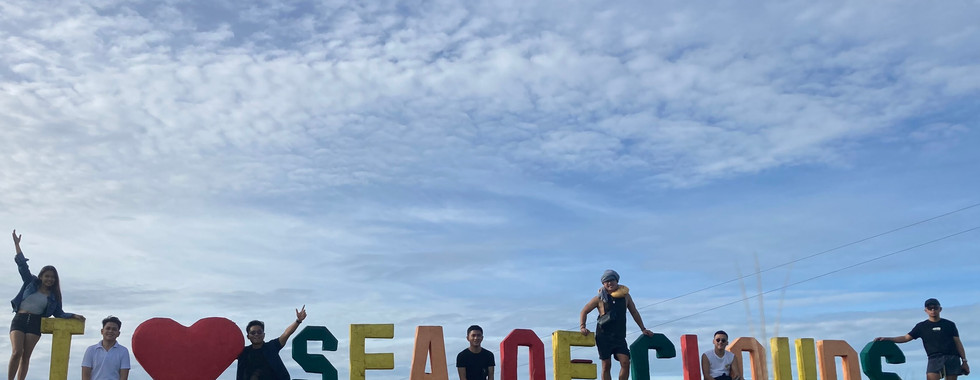 sea of clouds group picture