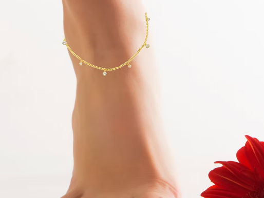 Your Summer Glow-Up: Discover Dainty Gold & Silver Anklets for Women