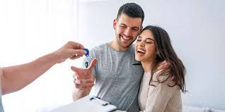 happy couple buying houses3