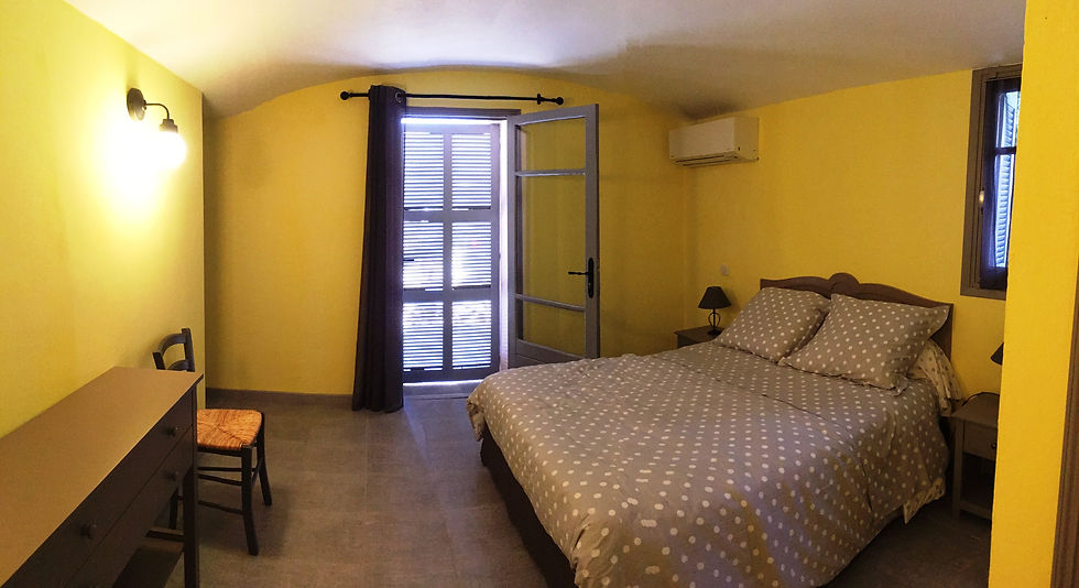 Chambre rez-de-chaussée, lit double