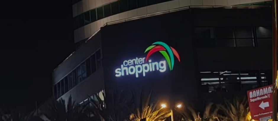 A Olivieri acaba de deixar pronto mais um quiosque de sucesso!Instalado no Center Shopping, ele é a prova de que sua marca pode brilhar com projetos sob medida e acabamento impecável.