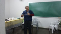 Hélio declamando poema