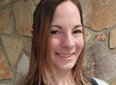 Heashot Leah Kantartzis _edited_edited_edited.png