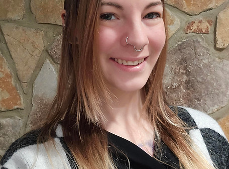 Heashot Leah Kantartzis .jpg