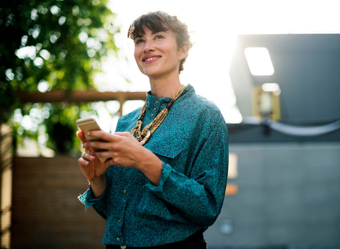 woman microconsultant
