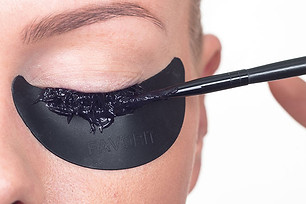 WIMPERN FÄRBEN.jpg