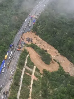 Chine:des dizaines de morts après l’effondrement d'une autoroute dans le Sud