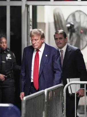 Procès Trump:l'ex-président condamné pour avoir commenté son procès sur les réseaux sociaux