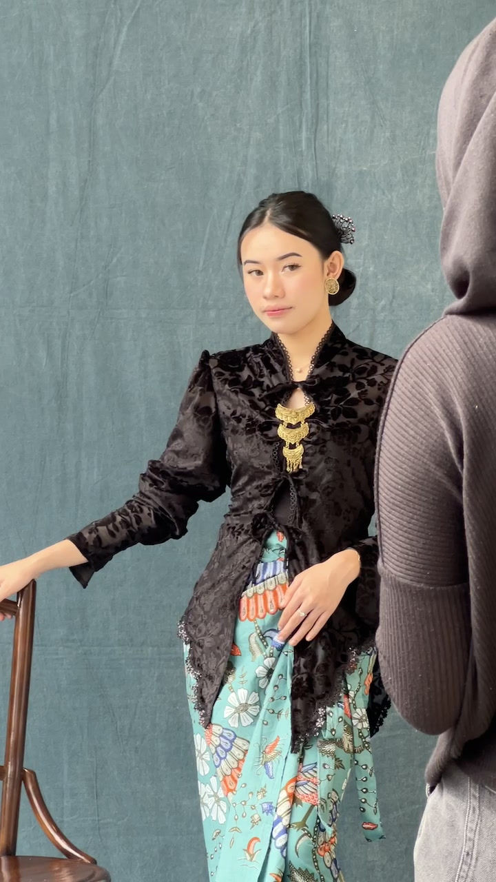 Thumbnail: Kebaya Ratri