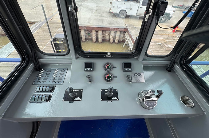 pilot house dash in Rental Push Boat