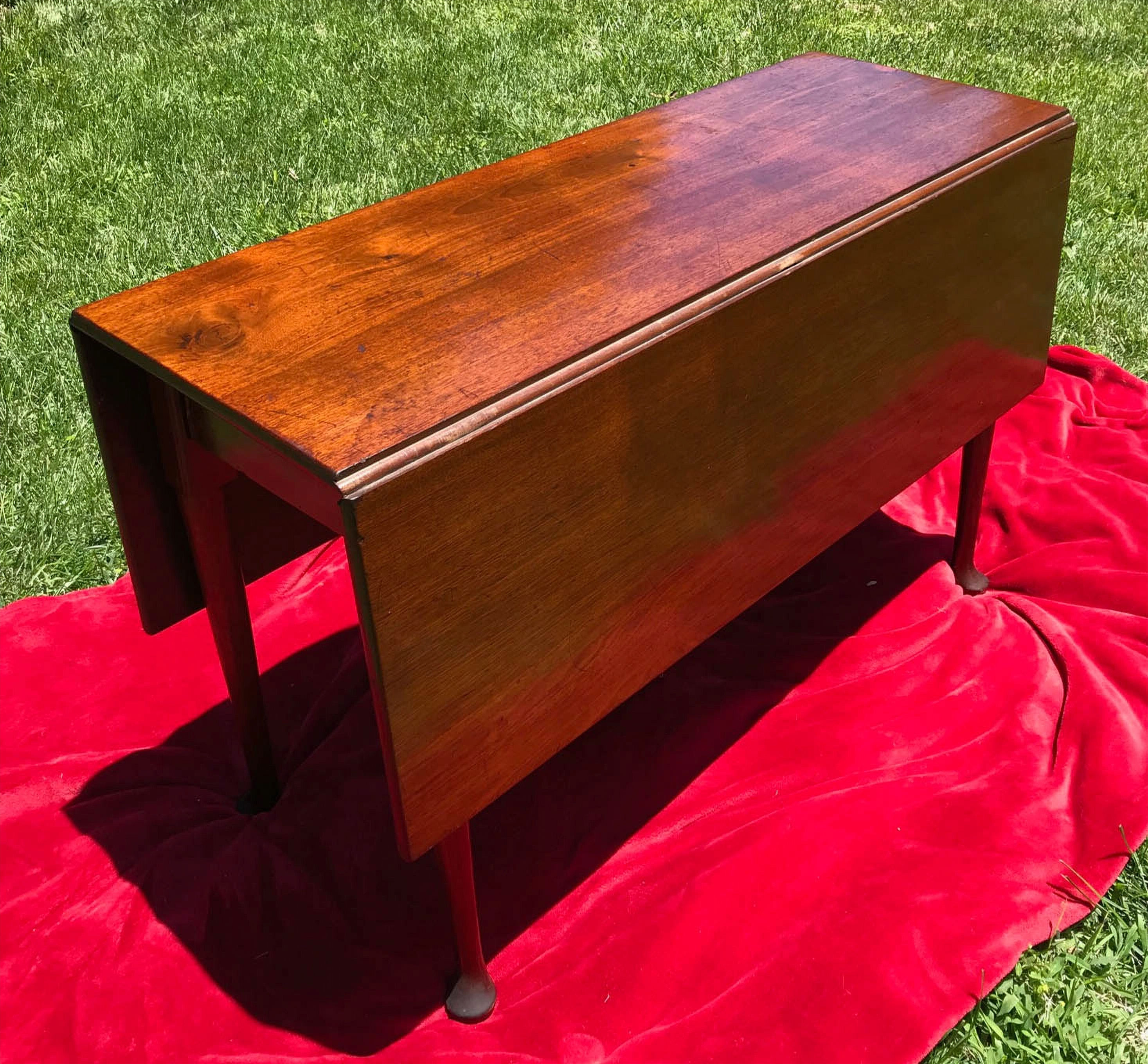 George III Mahogany Drop Leaf Dining Table