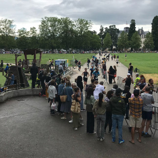 Triathletes traverse the Pâquier in the triathlon at Annecy.