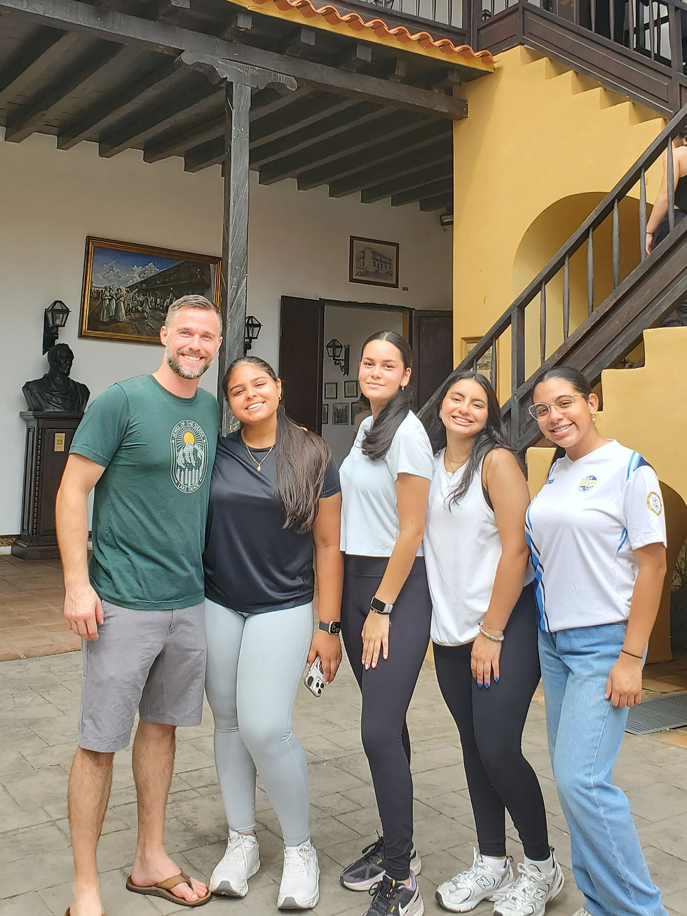 Historic house with Ariangel, Maria, Isabel, and Anabella
