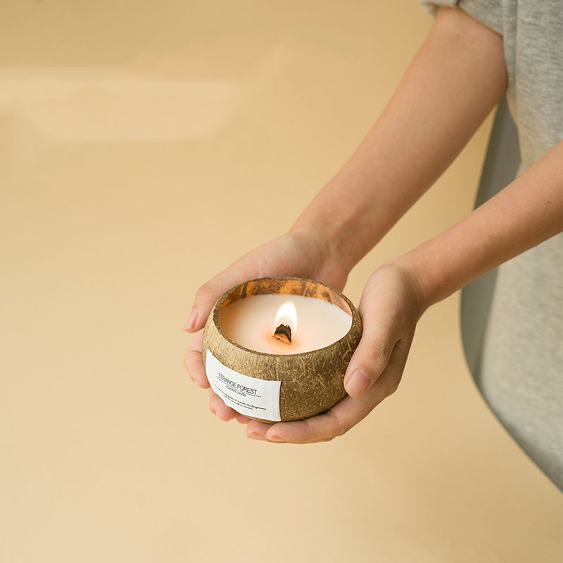Miniature : Bougie Aromathérapie en Coque de Noix de Coco – Cire Végétale Premium 