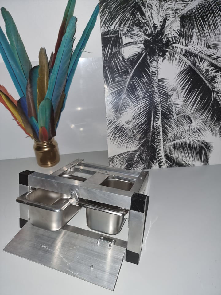 Thumbnail: Small Eazy Feeder