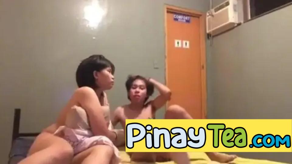 Nakatingin Siya Sa Camera Habang Nilalabasan Siya Sa Loob Nakakalibog Yung Eye Contact Na Yun