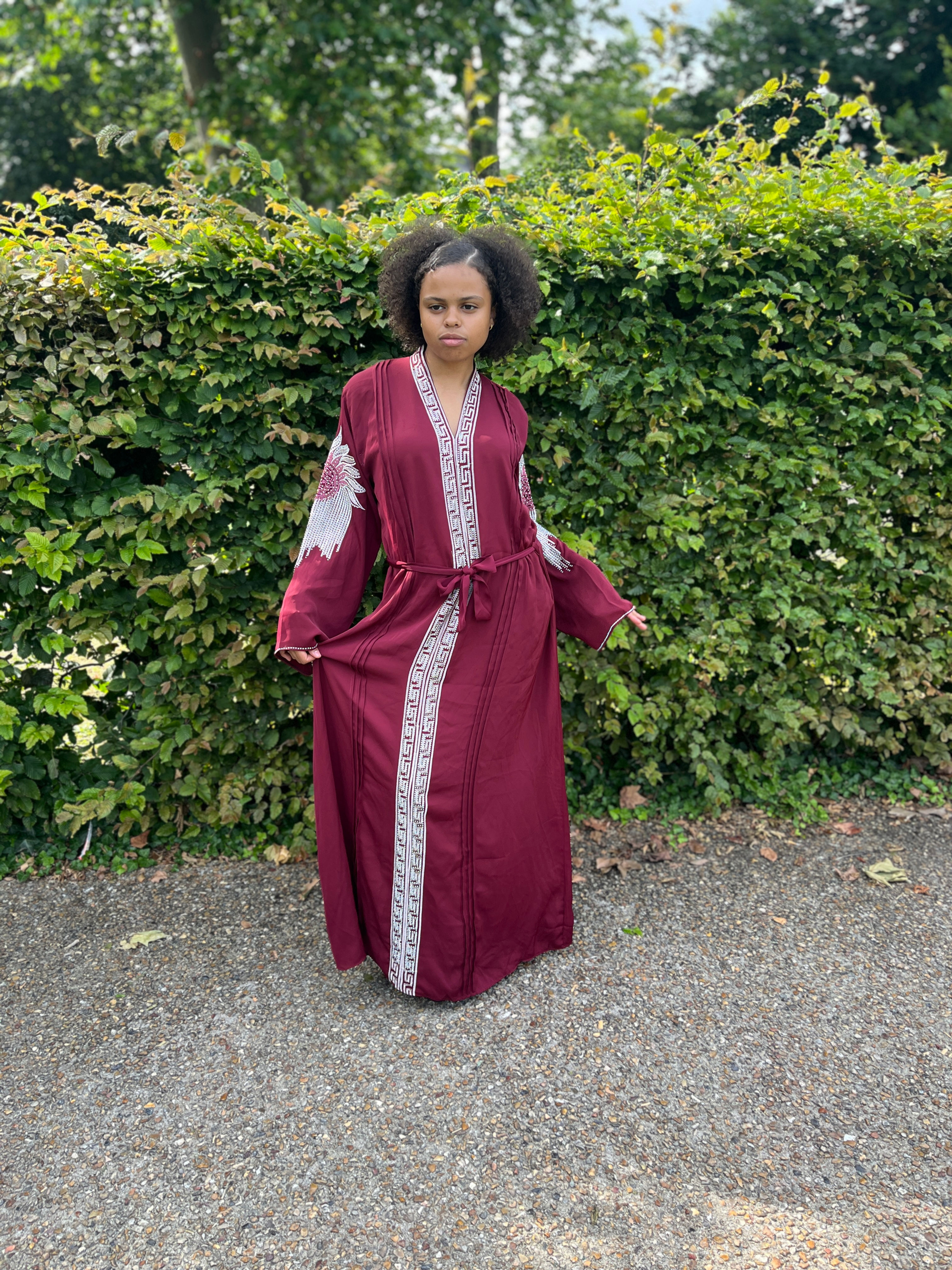 Djellaba rouge et Abaya