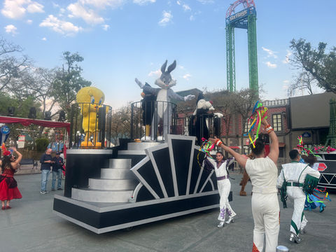 Six Flags Mexico 25th Legacy Parade