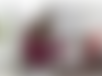 パソコンを打つ女性