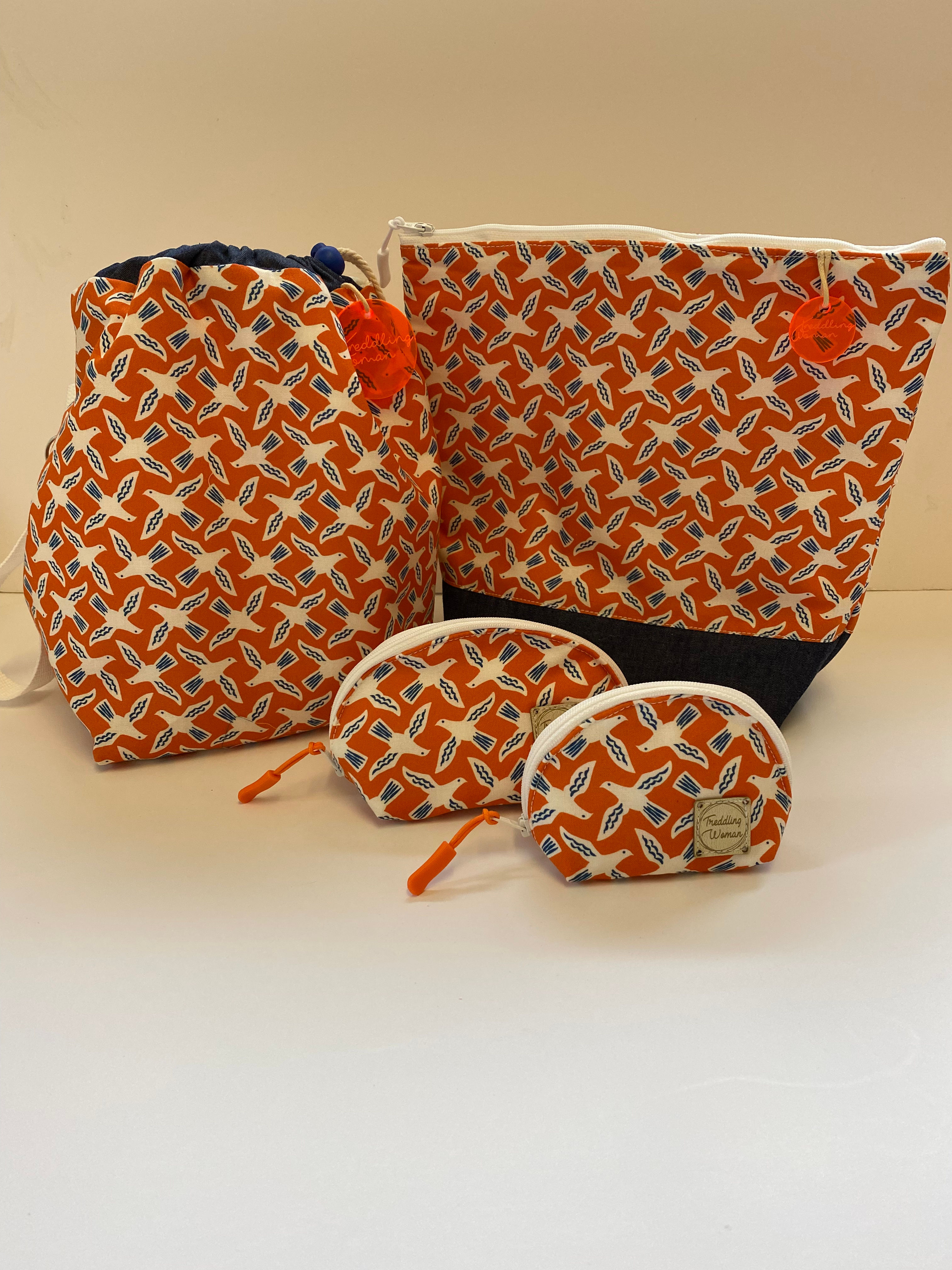 Co-ordinating set