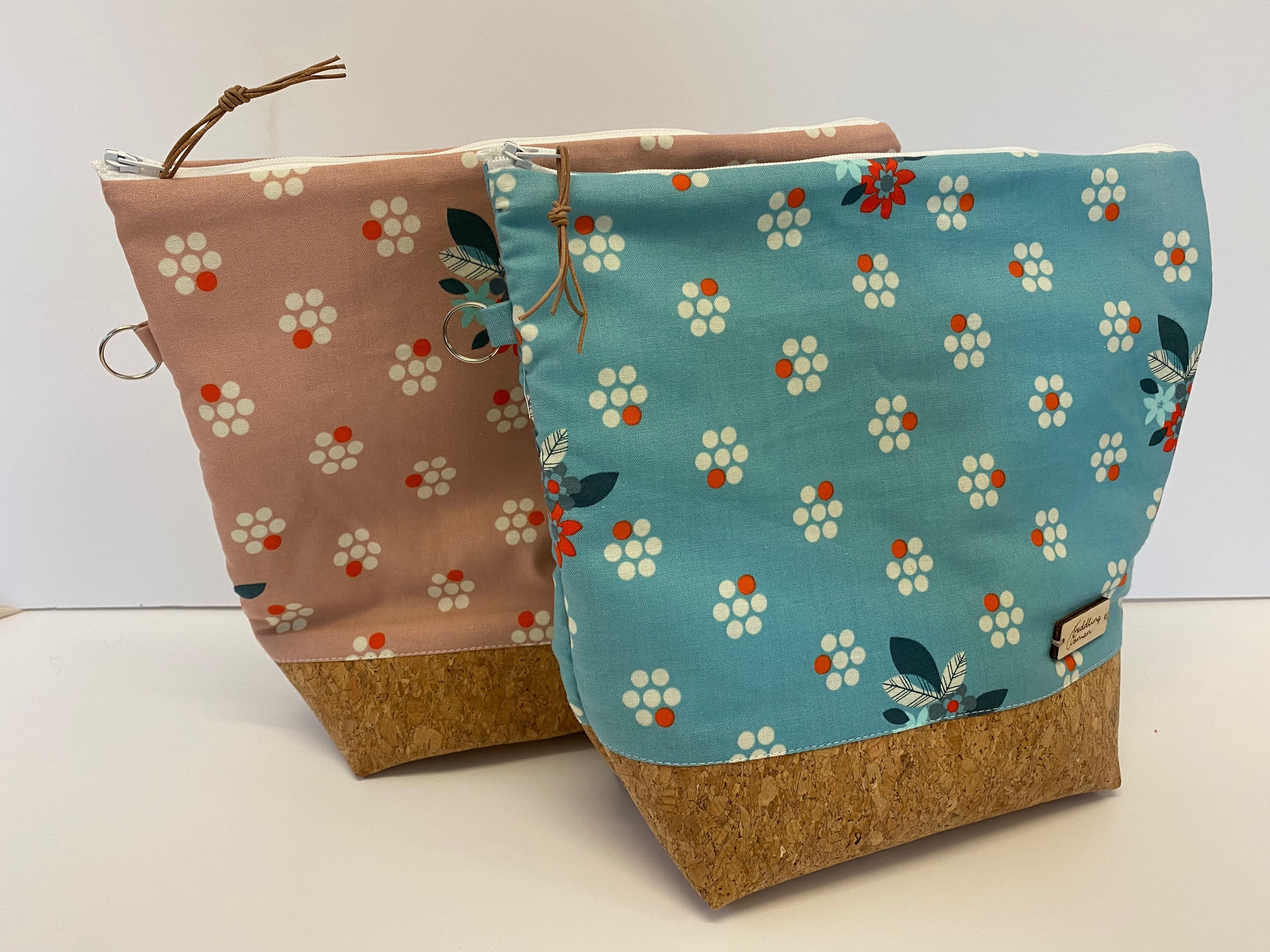 Large notions pouch in a choice of 2 colours