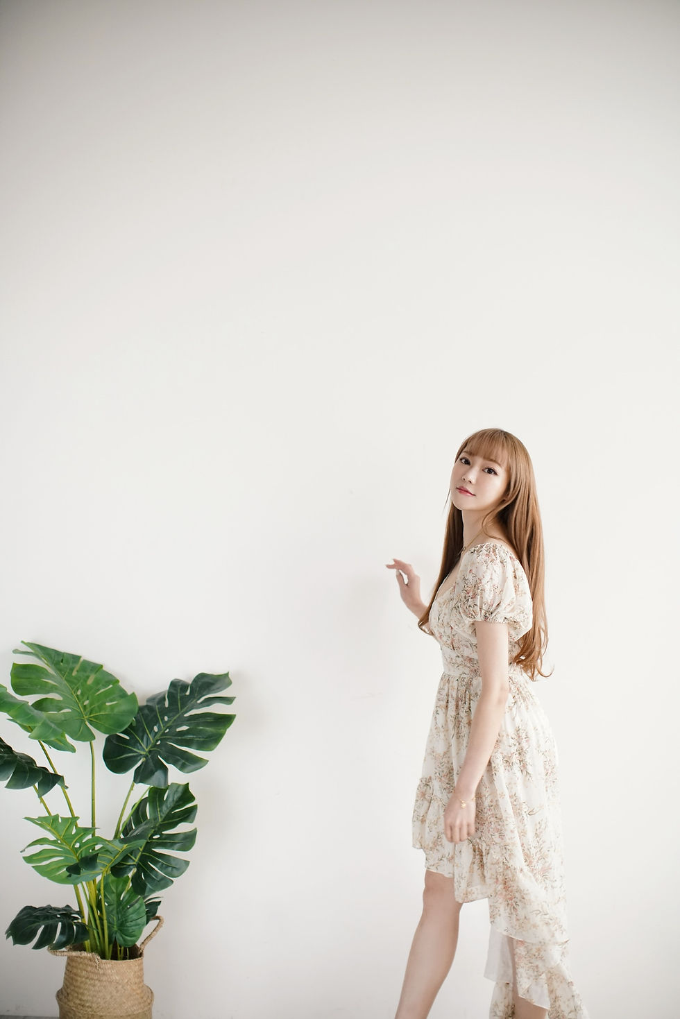 縮圖：Tea rose printed high-low hem dress in cream