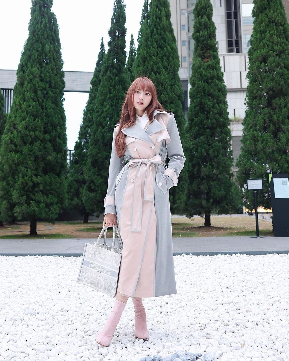 Thumbnail: KanaLili Valeda Trench Coat