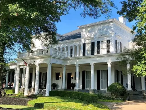 House Cleaning Historic Athens: Eco-Friendly Care for Timeless Homes