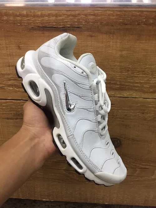 air max plus cinza