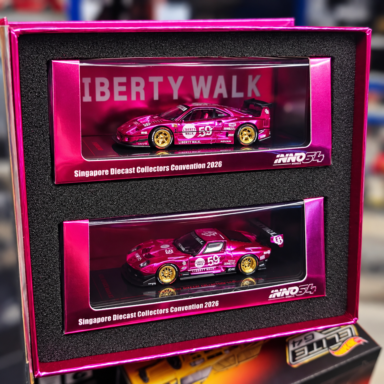 INNO64 Ferrari F40 & Miura SDCC 2026 Exclusive (Pink Chrome) Diecast