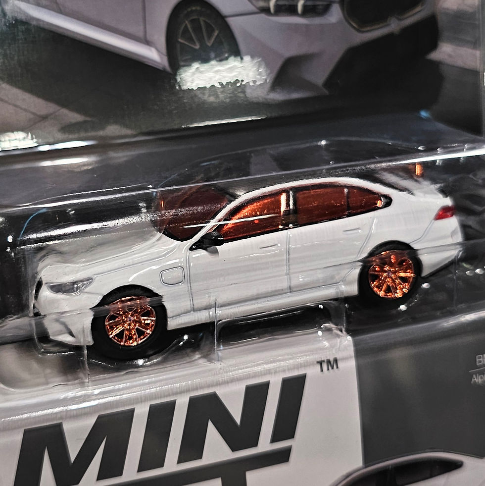Thumbnail: MiniGT CHASE BMW M5 (White) Diecast #1092