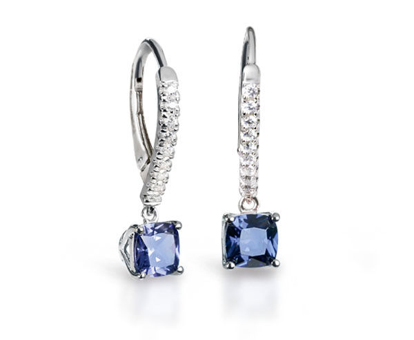 OHRCREOLEN MIT WEISSEN SWAROVSKI-KRISTALLEN UND BLAUEM BOUTON