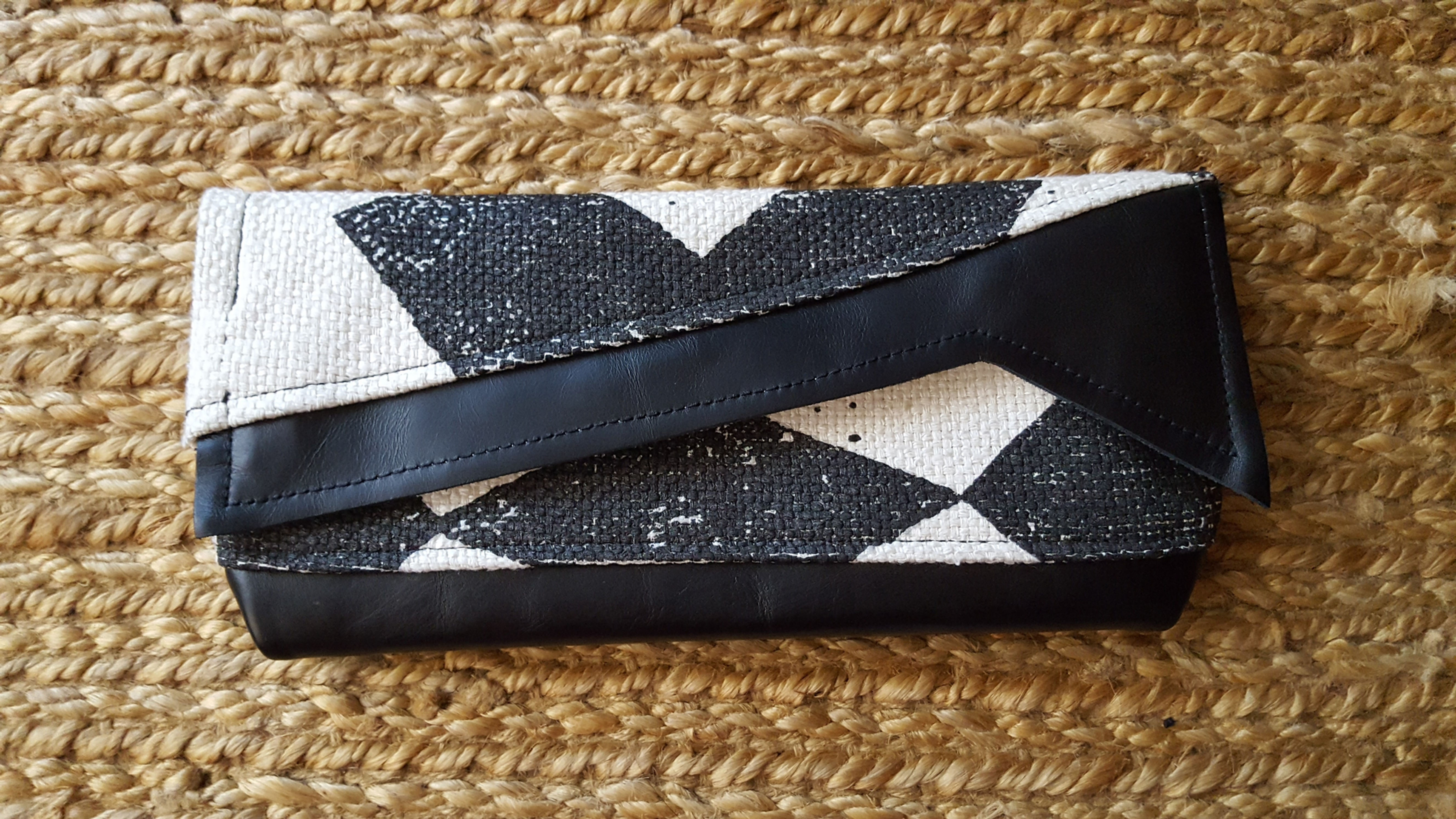 B/W Mod Redemption Clutch (SAMPLE)