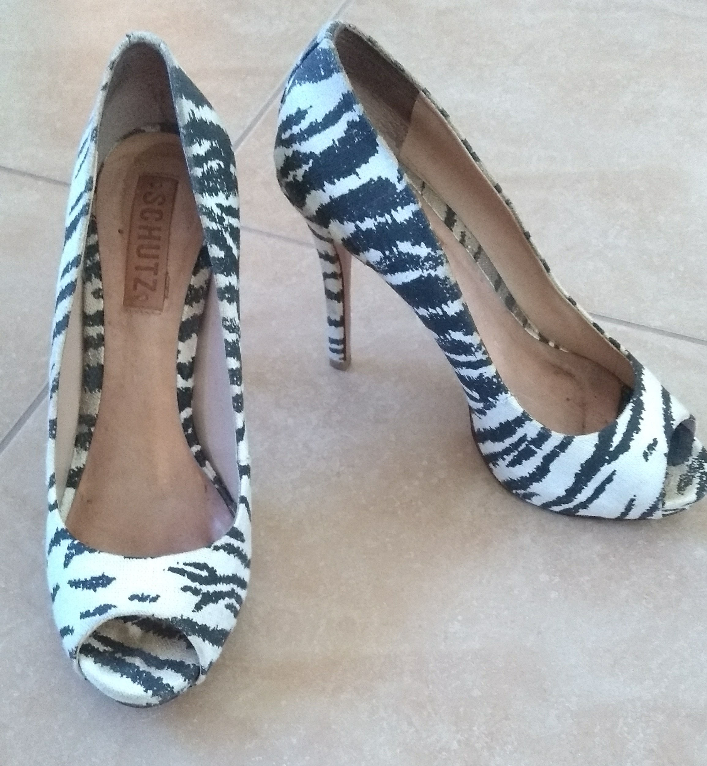 Peep Toe Schutz