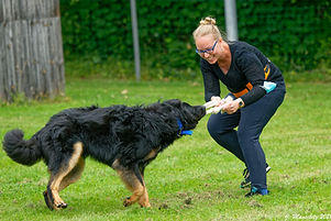 Mariana und Baki von canivictus Hundeernährungsberatung | Schritt-für-Schritt-Ernährungsoptimierung bei canivictus
