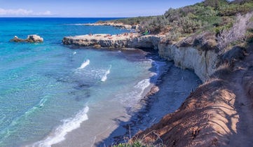 baia-dei-turchi-vicino-otranto-spiaggia-di-alimini-migliori-spiagge-in-salento-puglia.jpg
