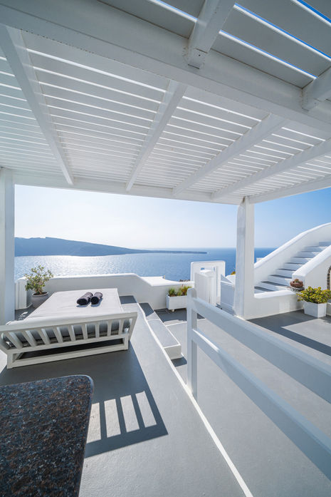charisma suites santorini 111