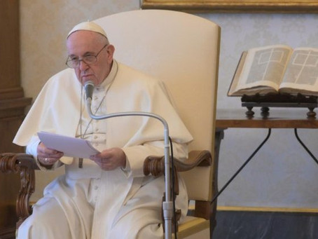 O Papa: os homens e mulheres que rezam sabem que a esperança é mais forte que o desânimo