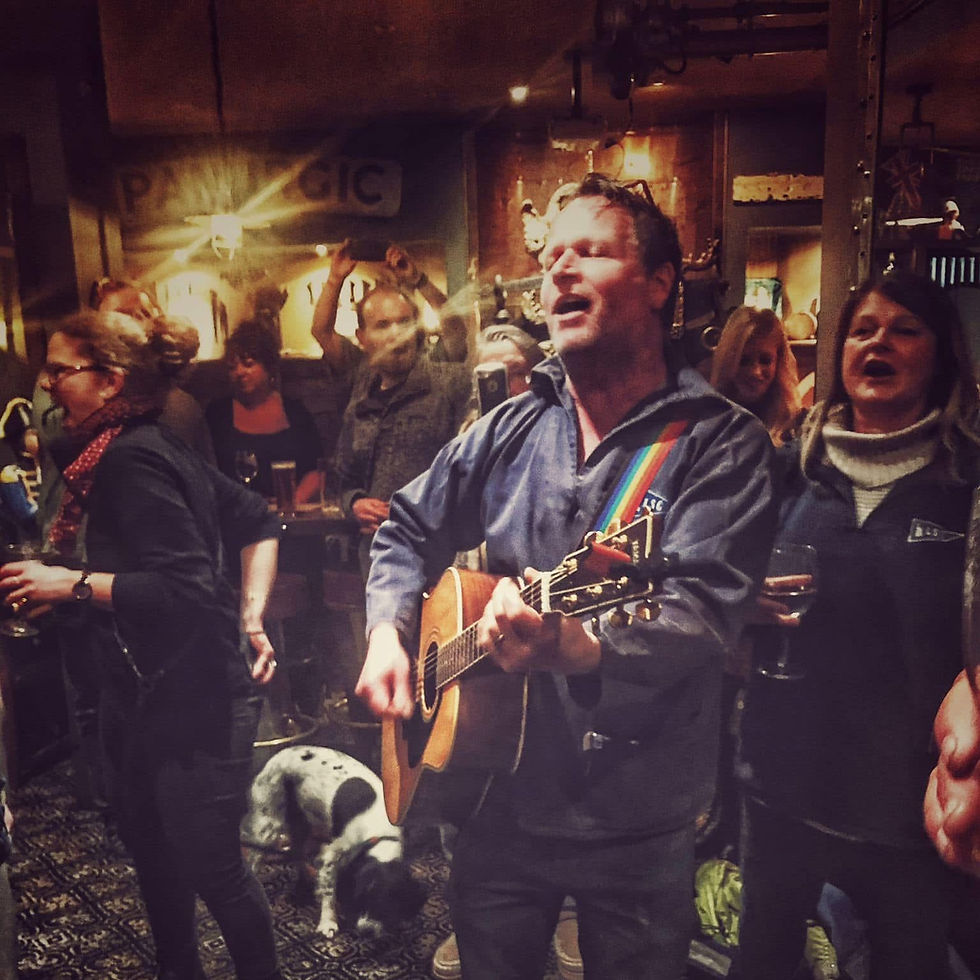 Last Thursday Pub Sing