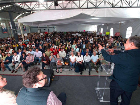 Más de dos mil personas reciben a Higinio Martínez en Tecámac
