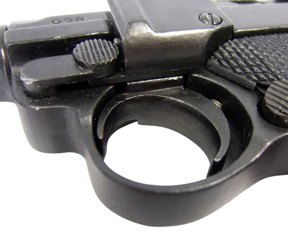 Hình thu nhỏ: Denix German Luger P-08 WWI WWII Non Firing Prop Gun trigger guard detail