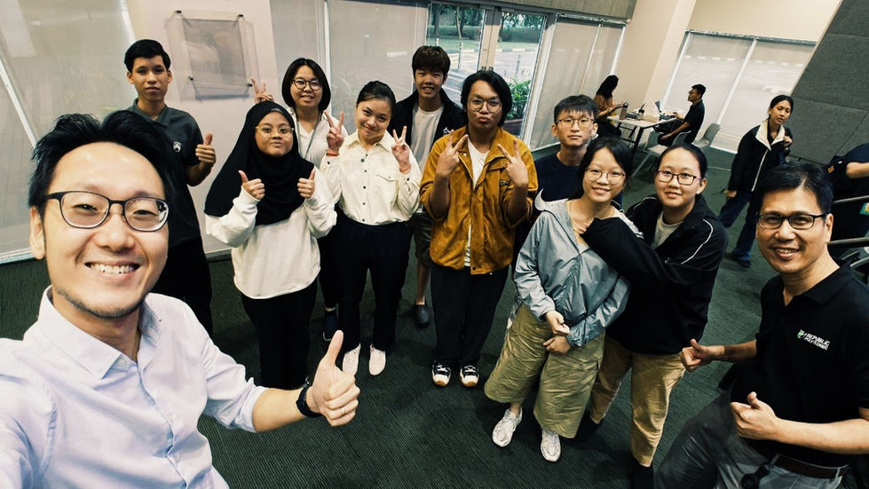 SDG Open Hack Hackathon 2024 - Group Photo with lecturers