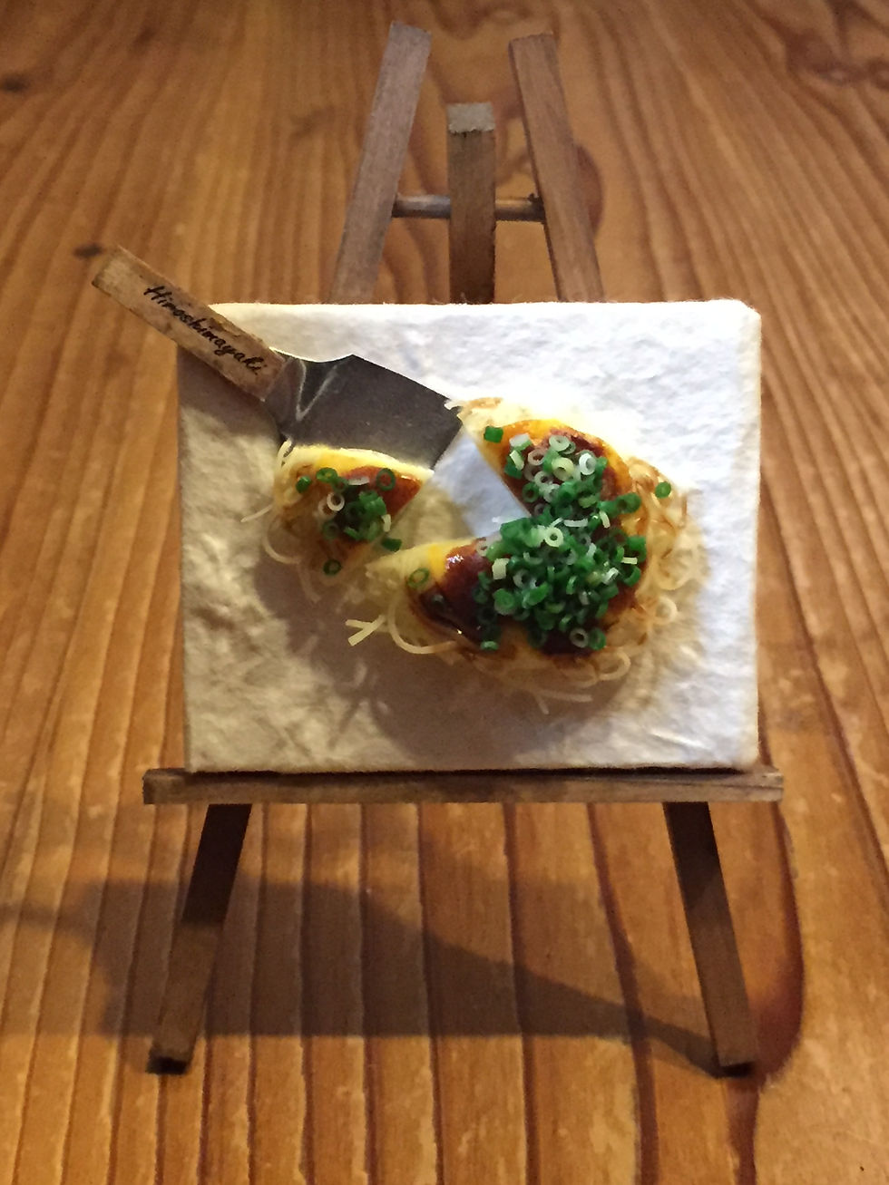 キャンパスにお好み焼き
